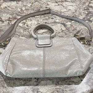 Hobo Medium Sheila Satchel Leather Top-Handle Crossbody Bag in Light Gray